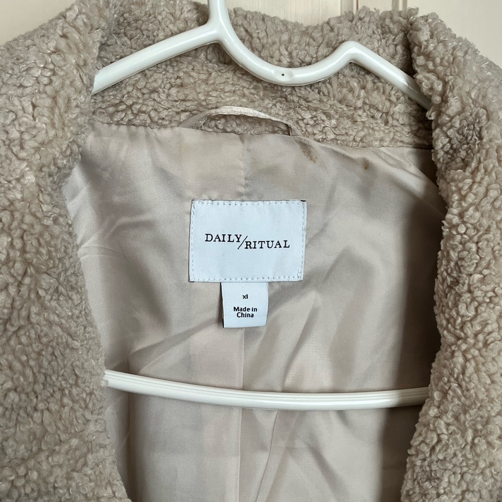 Daily Ritual Beige Teddy Jacket - Picture 2 of 4